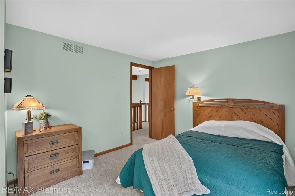 12273 Pinebrook Lane Green Oak Township MI 48178