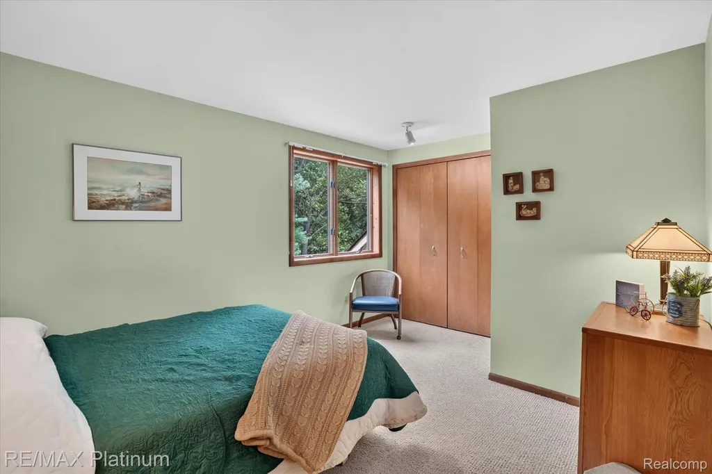 12273 Pinebrook Lane Green Oak Township MI 48178
