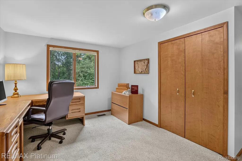 12273 Pinebrook Lane Green Oak Township MI 48178