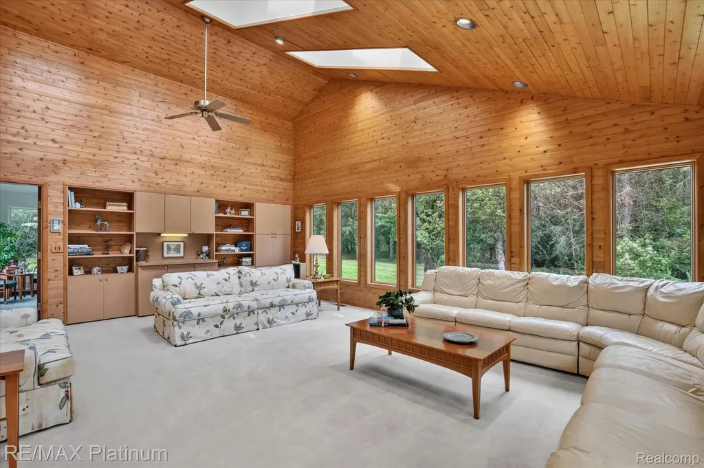 12273 Pinebrook Lane Green Oak Township MI 48178