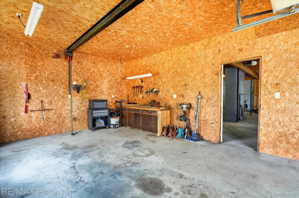 12273 Pinebrook Lane Green Oak Township MI 48178