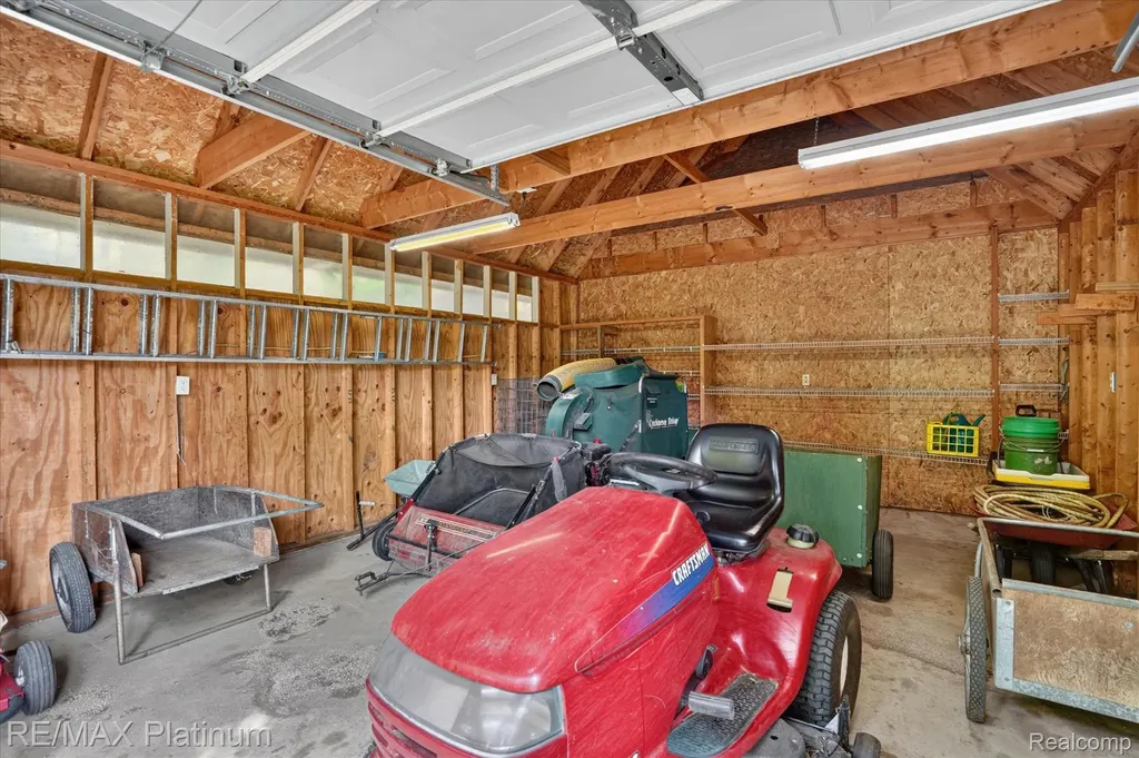 12273 Pinebrook Lane Green Oak Township MI 48178