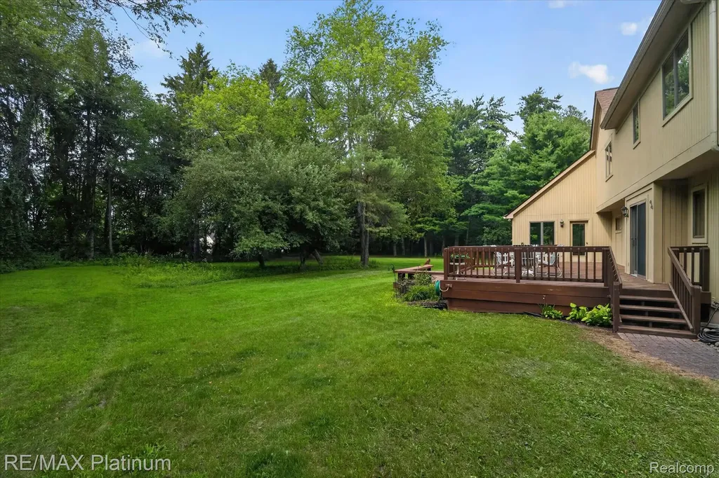 12273 Pinebrook Lane Green Oak Township MI 48178