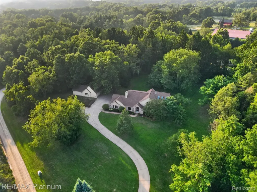 12273 Pinebrook Lane Green Oak Township MI 48178