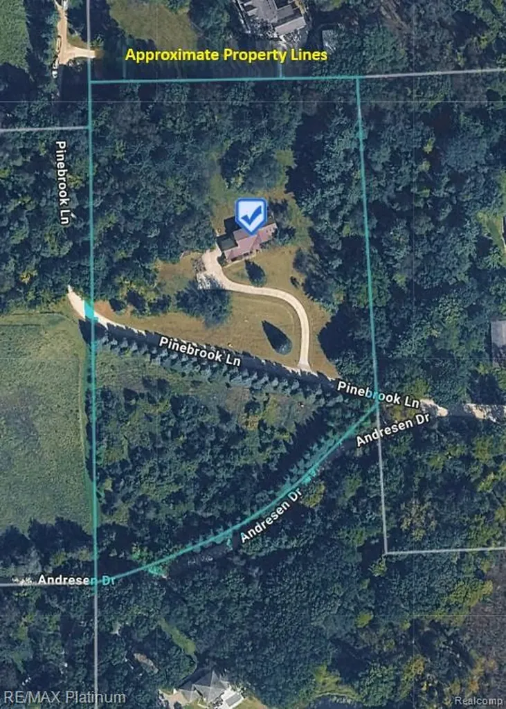 12273 Pinebrook Lane Green Oak Township MI 48178