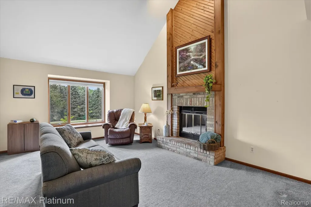 12273 Pinebrook Lane Green Oak Township MI 48178