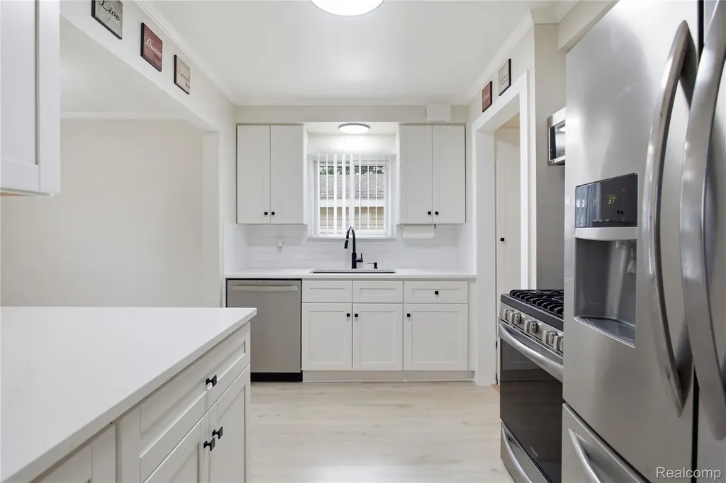 28538 Bock Street Garden City City MI 48135
