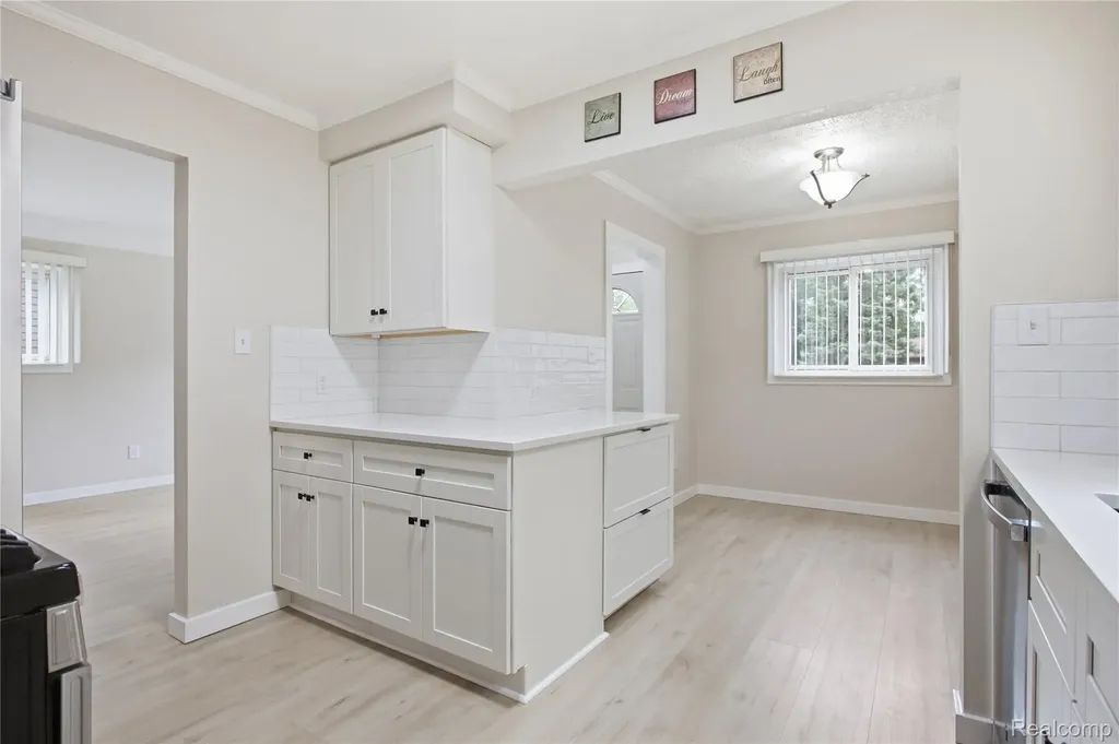 28538 Bock Street Garden City City MI 48135