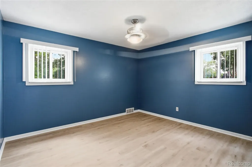 28538 Bock Street Garden City City MI 48135