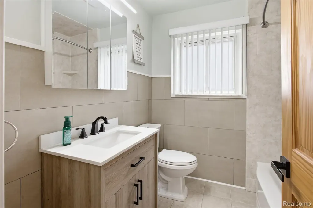 28538 Bock Street Garden City City MI 48135