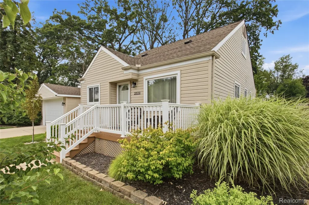 28538 Bock Street Garden City City MI 48135