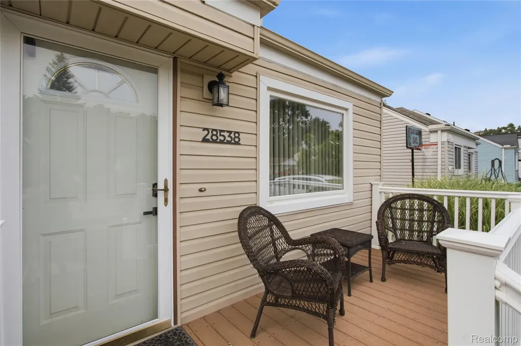 28538 Bock Street Garden City City MI 48135