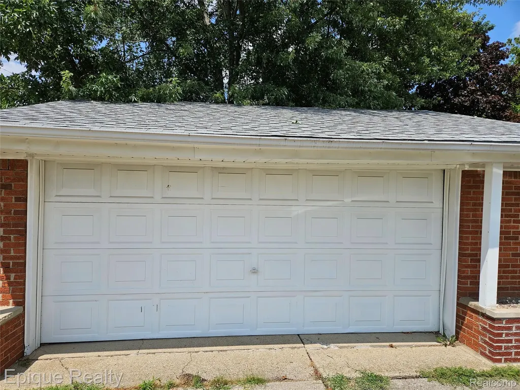 2860 Koper Drive Sterling Heights City MI 48310