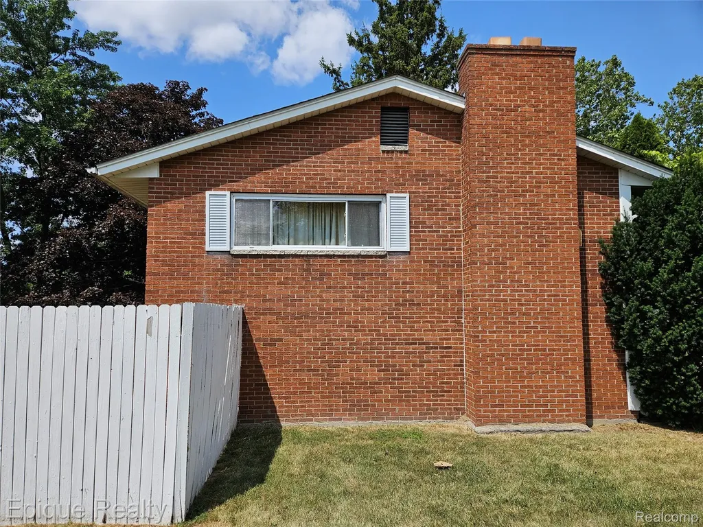 2860 Koper Drive Sterling Heights City MI 48310