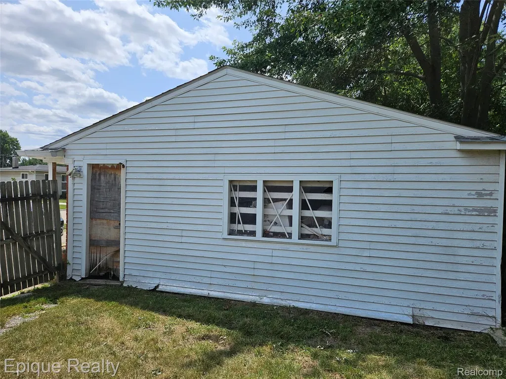 2860 Koper Drive Sterling Heights City MI 48310