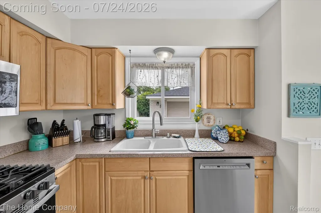 8237 Margaret Street Taylor City MI 48180