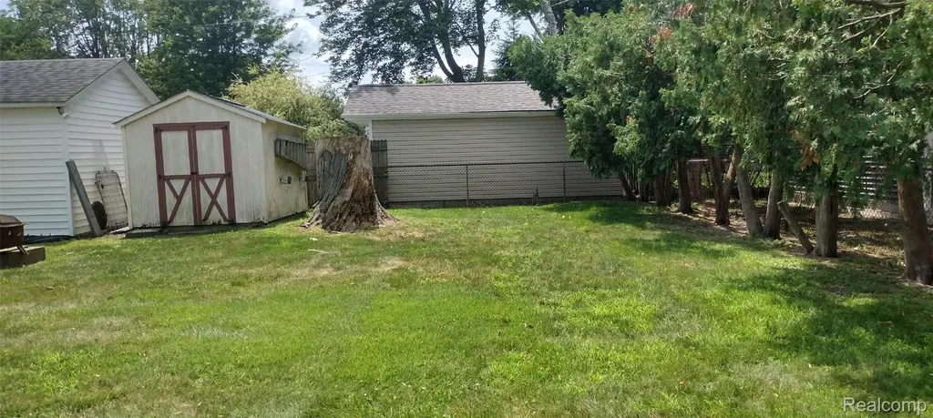 1823 Washington Street Algonac City MI 48001
