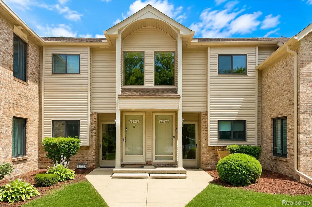 42739 Lilley Pointe Drive Canton Charter Township MI 48187