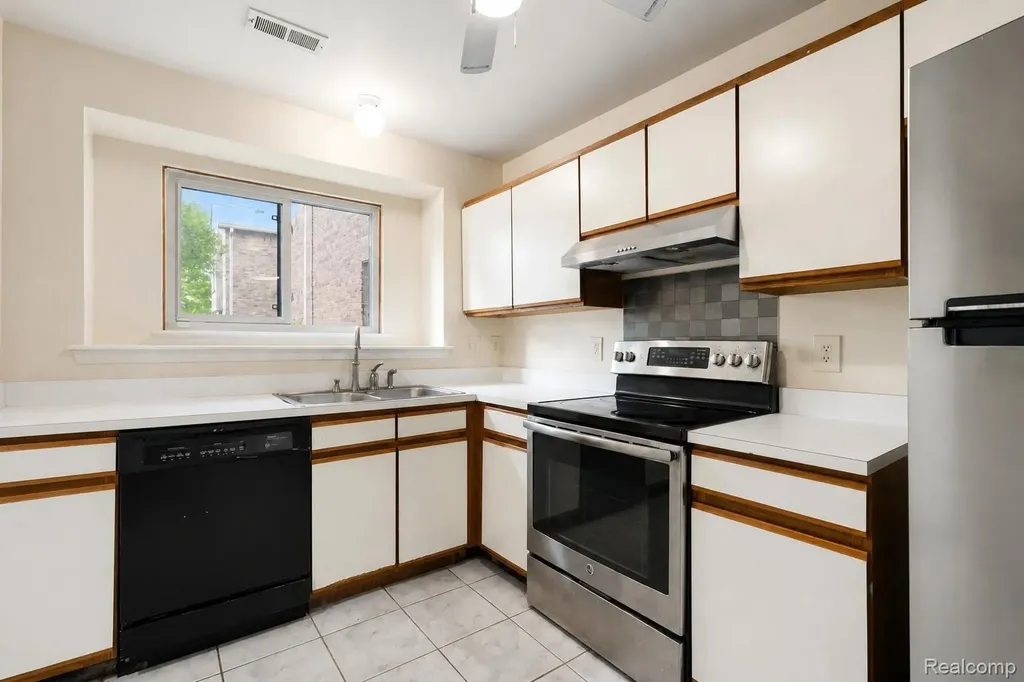42739 Lilley Pointe Drive Canton Charter Township MI 48187