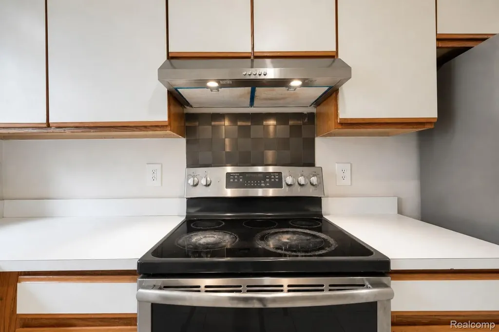 42739 Lilley Pointe Drive Canton Charter Township MI 48187