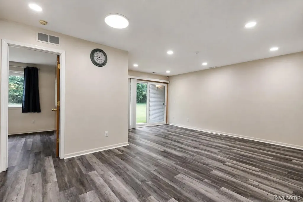 42739 Lilley Pointe Drive Canton Charter Township MI 48187