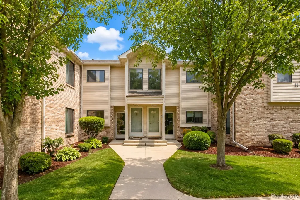 42739 Lilley Pointe Drive Canton Charter Township MI 48187