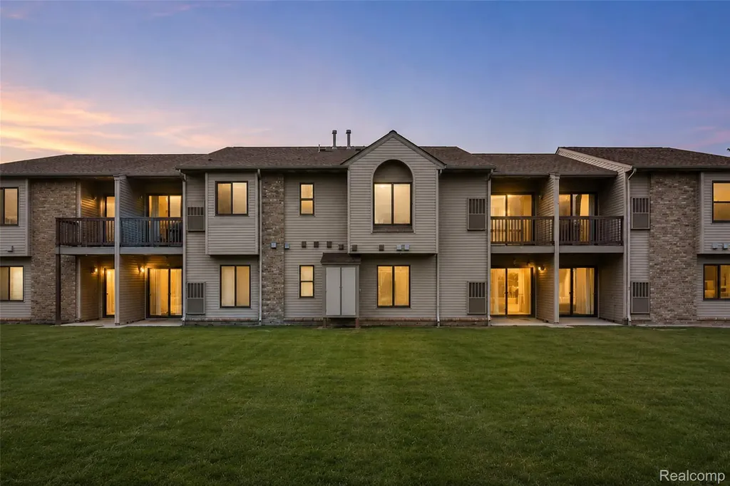 42739 Lilley Pointe Drive Canton Charter Township MI 48187