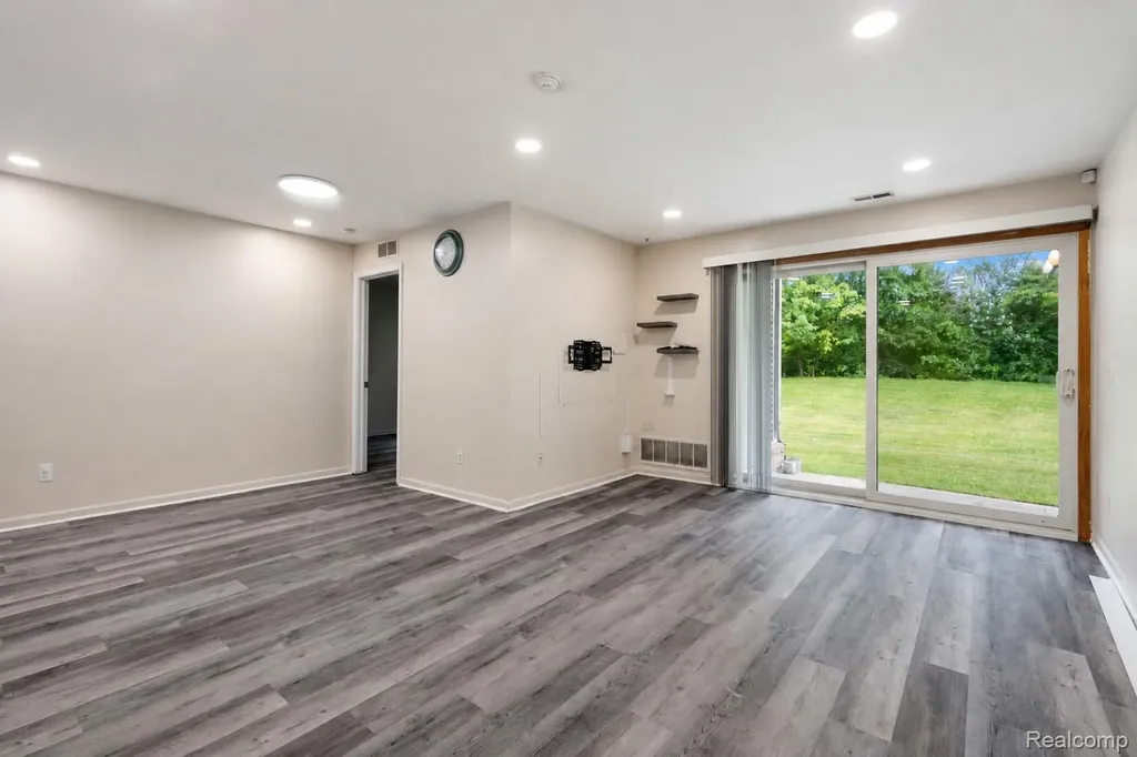 42739 Lilley Pointe Drive Canton Charter Township MI 48187