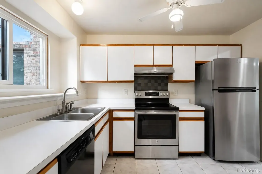 42739 Lilley Pointe Drive Canton Charter Township MI 48187