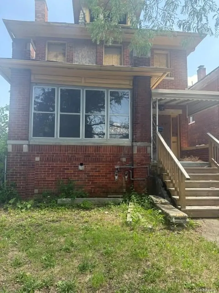 2295 Gladstone Street Detroit City MI 48206