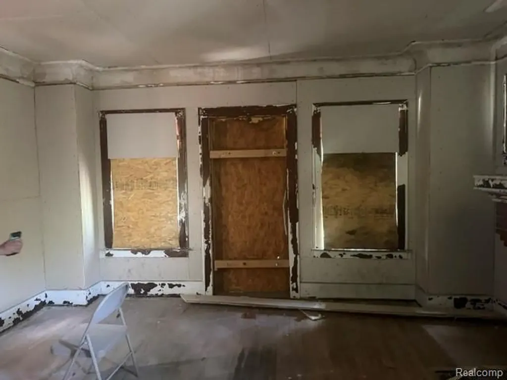 2295 Gladstone Street Detroit City MI 48206