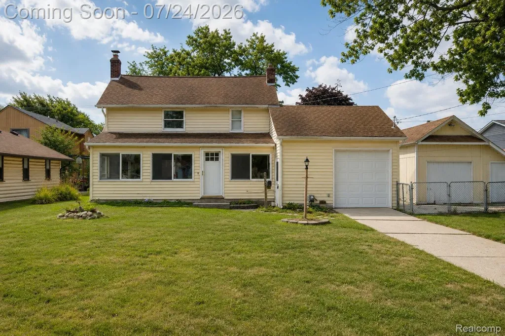 22464 Beach Street St. Clair Shores City MI 48081