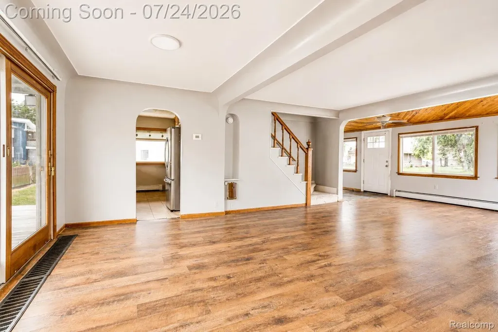 22464 Beach Street St. Clair Shores City MI 48081