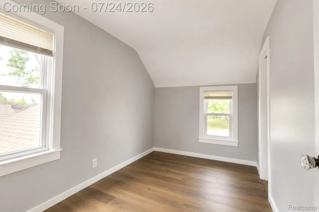 22464 Beach Street St. Clair Shores City MI 48081