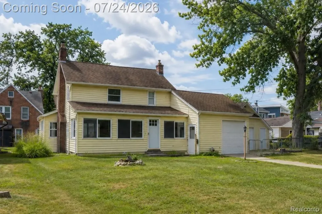 22464 Beach Street St. Clair Shores City MI 48081