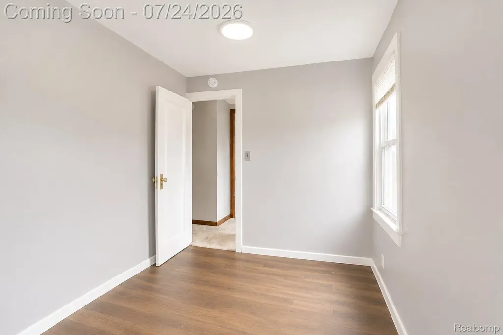 22464 Beach Street St. Clair Shores City MI 48081
