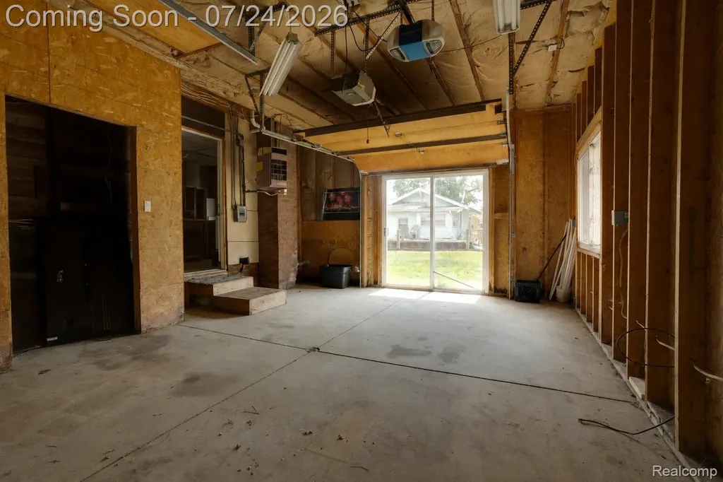 22464 Beach Street St. Clair Shores City MI 48081