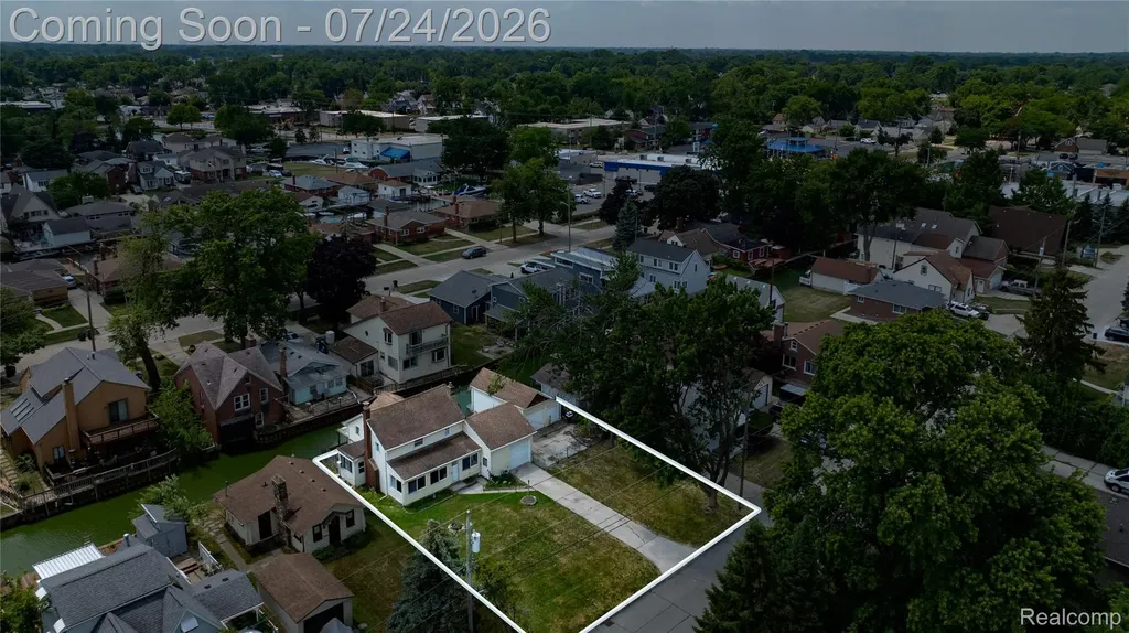 22464 Beach Street St. Clair Shores City MI 48081