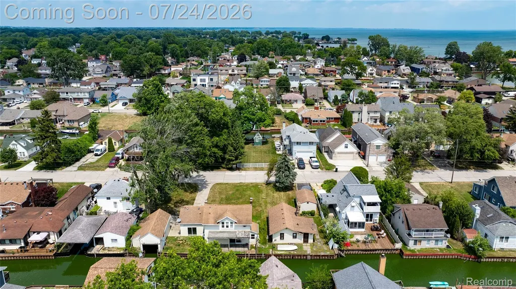 22464 Beach Street St. Clair Shores City MI 48081