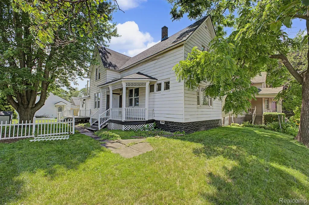 725 Eureka Road Wyandotte City MI 48192