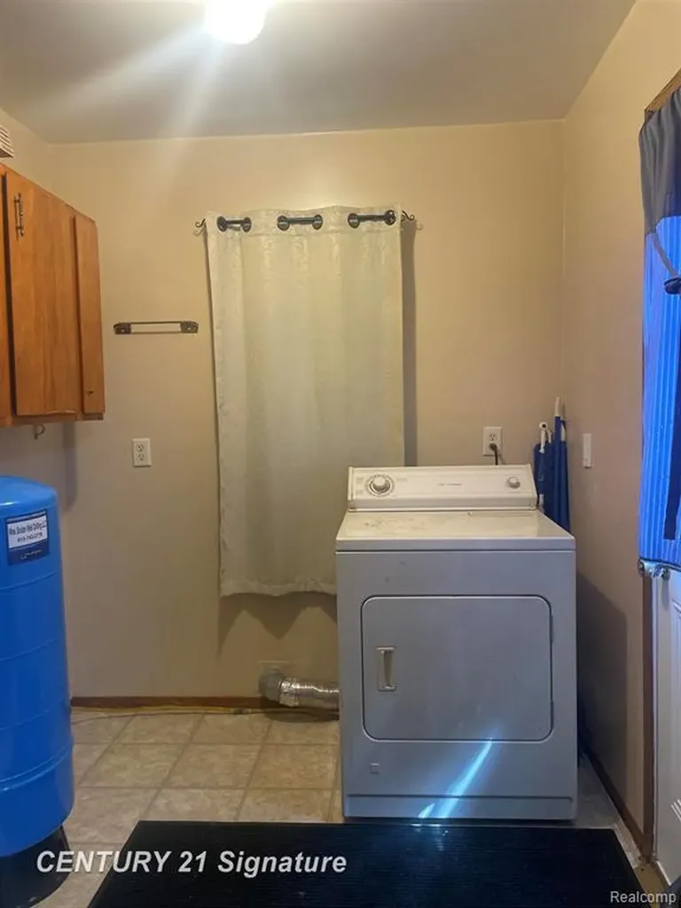 3141 Myrton Street Burton City MI 48529