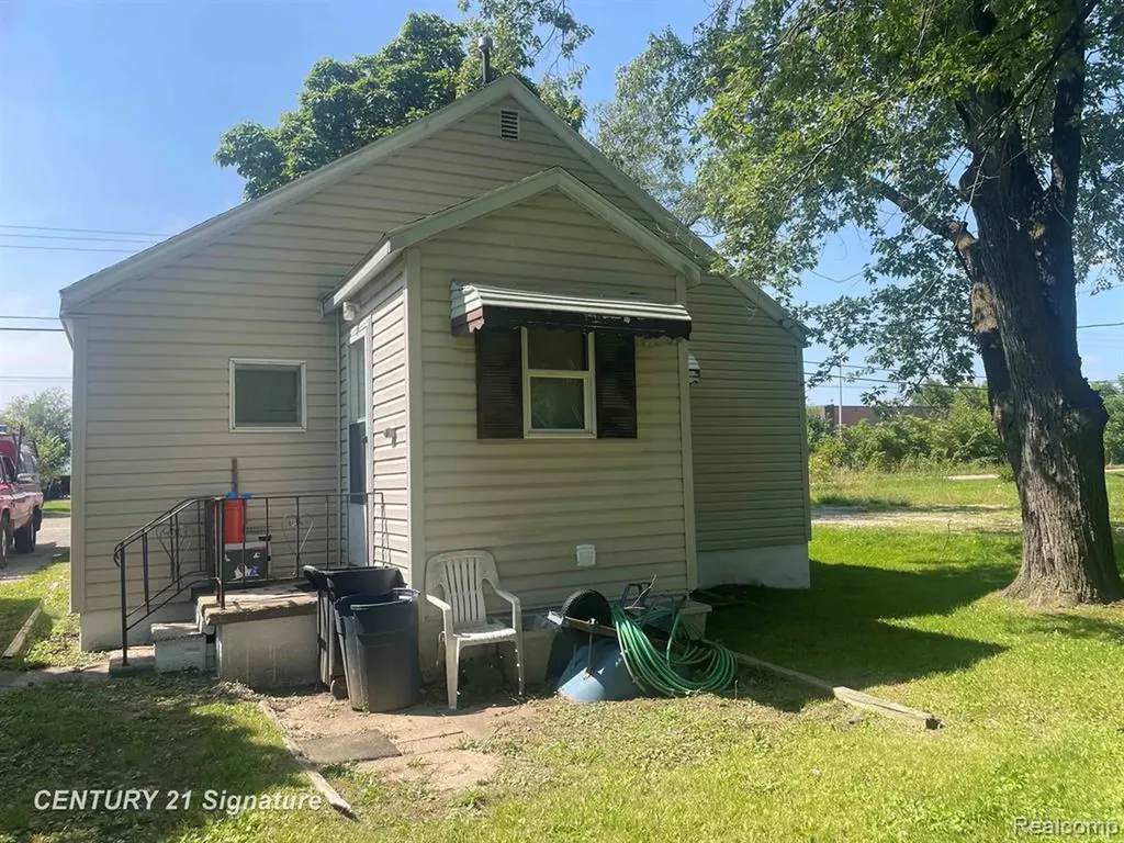 3141 Myrton Street Burton City MI 48529