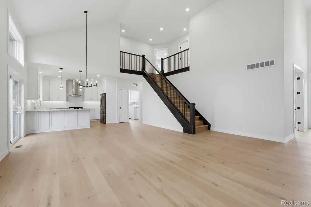 2934 W Walton Boulevard Waterford Charter Township MI 48329