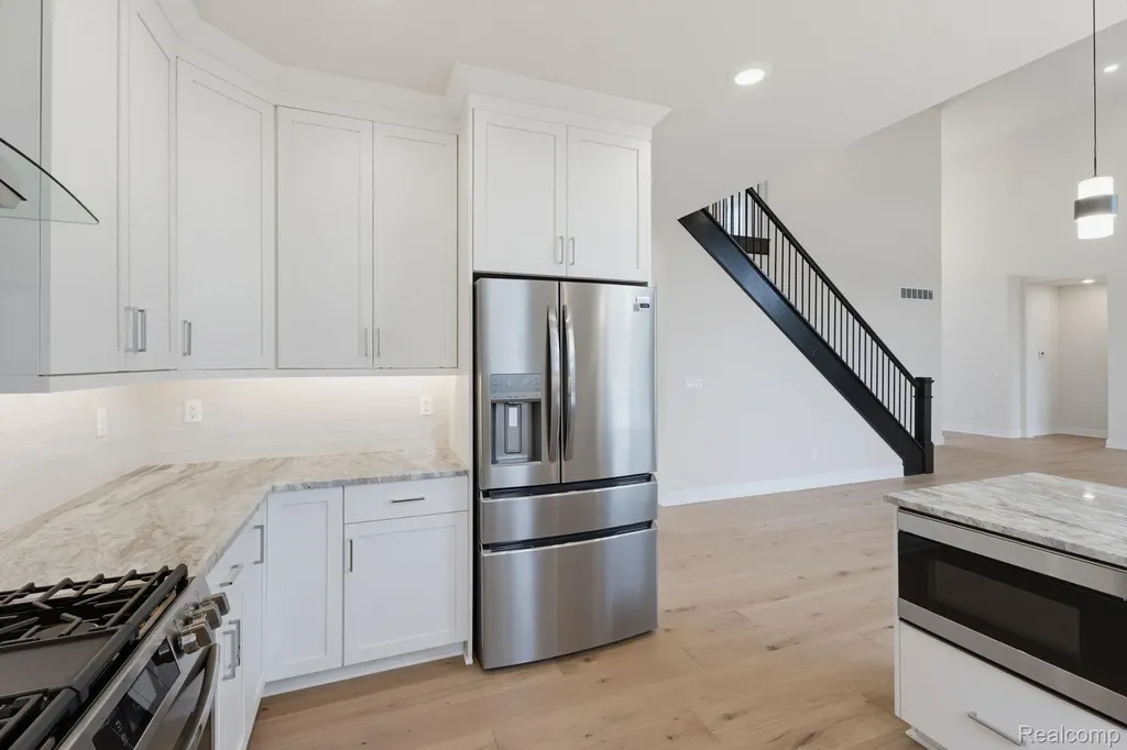 2934 W Walton Boulevard Waterford Charter Township MI 48329