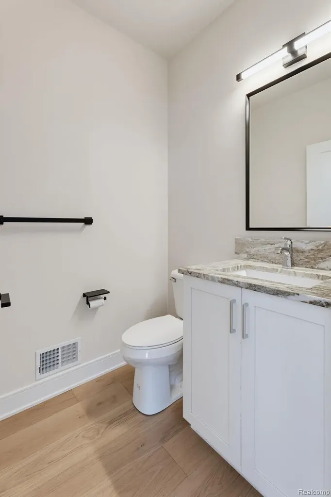 2934 W Walton Boulevard Waterford Charter Township MI 48329