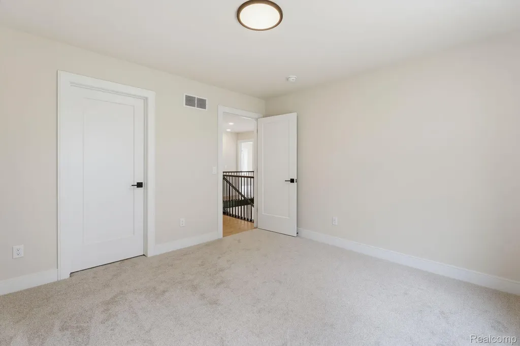 2934 W Walton Boulevard Waterford Charter Township MI 48329