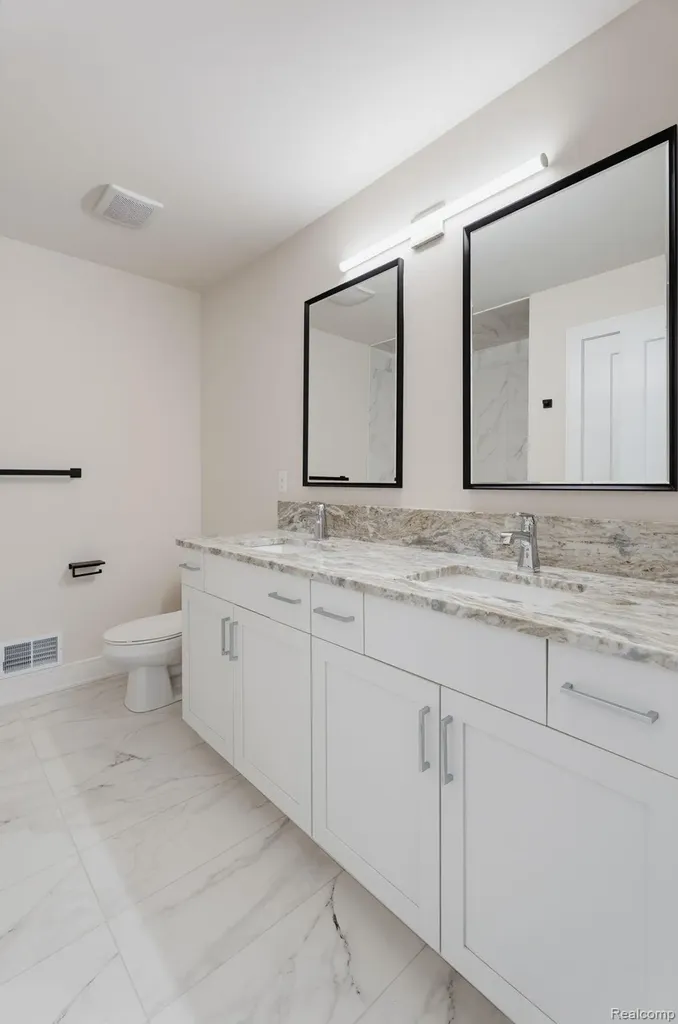 2934 W Walton Boulevard Waterford Charter Township MI 48329