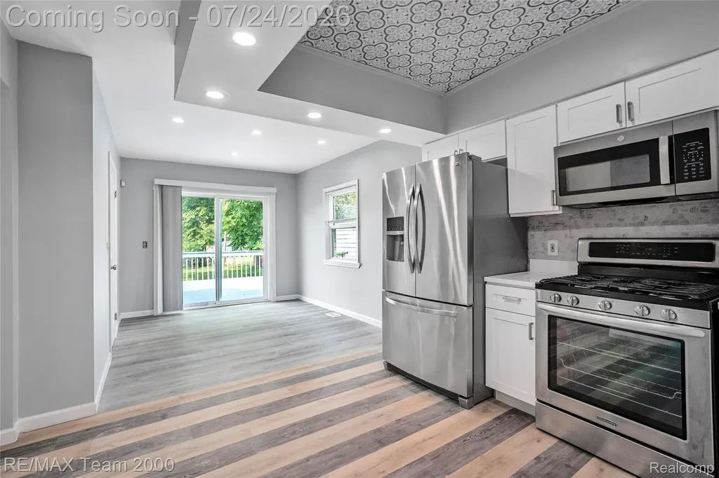 19615 Eastwood Drive Harper Woods City MI 48225
