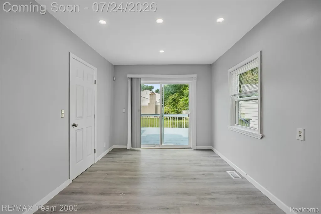 19615 Eastwood Drive Harper Woods City MI 48225