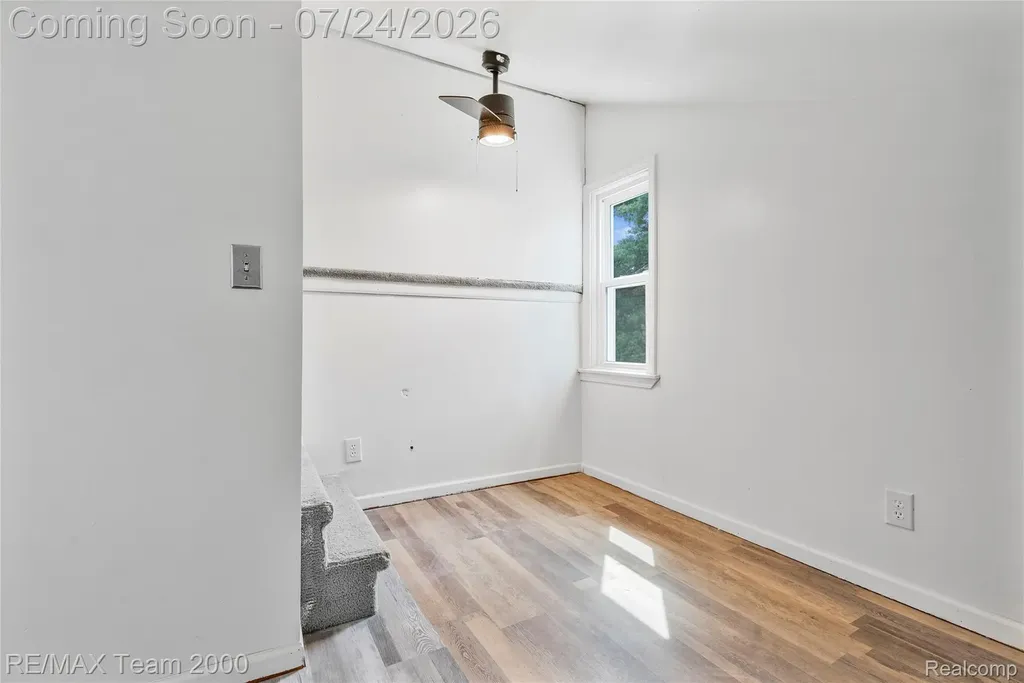 19615 Eastwood Drive Harper Woods City MI 48225